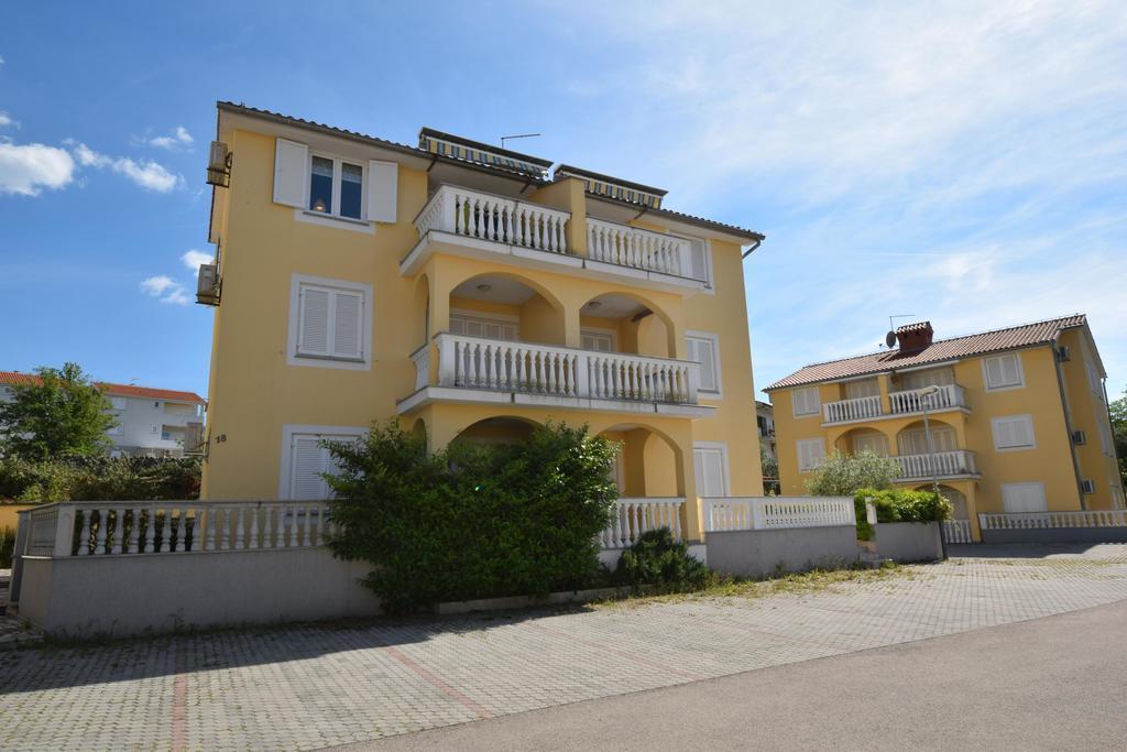 Apartman Moris Малинска Экстерьер фото